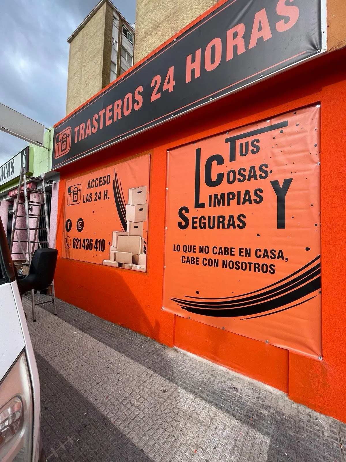 Acceso exterior de Trasteros 24 Horas en Huelva